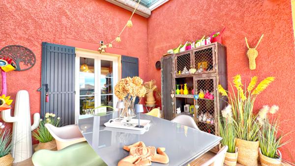 VILLA D'EXCEPTION TYPE 8 AVEC VUE IMPRENABLE JARDIN PISCINE ET TERRASSE