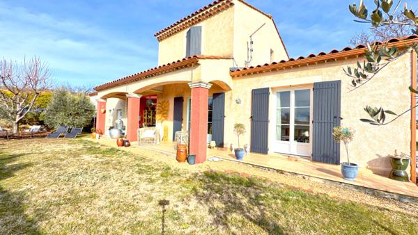 VILLA D'EXCEPTION TYPE 8 AVEC VUE IMPRENABLE JARDIN PISCINE ET TERRASSE