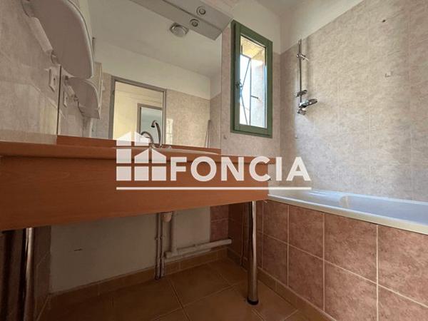 Location Maison 3 pièces 66.28 m² - Uzes 30700