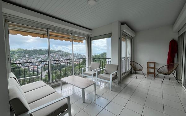 Appartement à louer    4 pièces • 141,93 m2 Fort-de-France