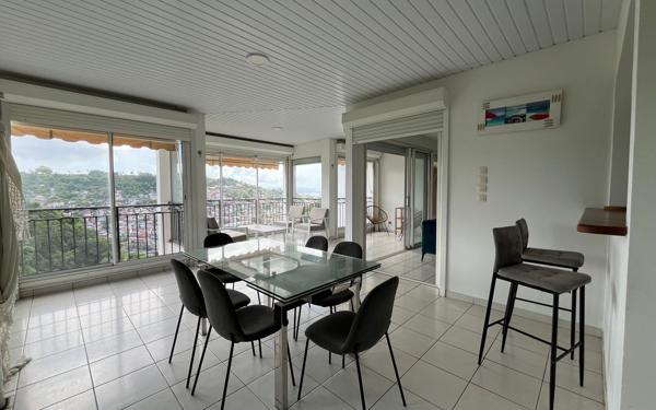 Appartement à louer    4 pièces • 141,93 m2 Fort-de-France
