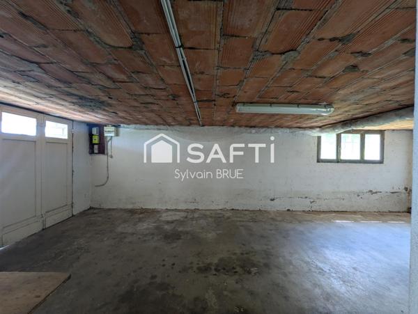 Maison sur sous-sol des années 70, Beau potentiel