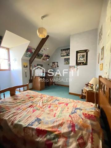 Maison 5 chambres, terrains de 25723m² avec hangar