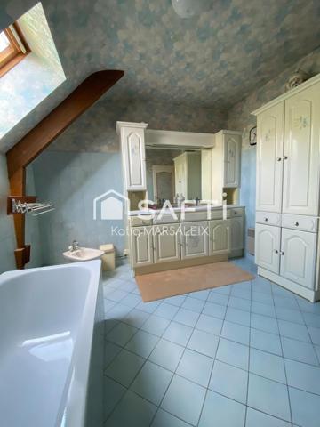 Maison 5 chambres, terrains de 25723m² avec hangar