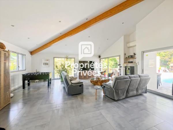 Maison de 200m² avec 4 chambres et piscine