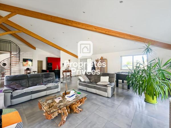 Maison de 200m² avec 4 chambres et piscine