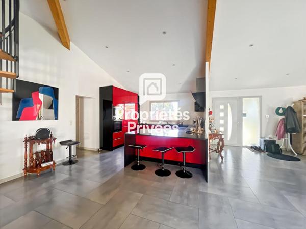Maison de 200m² avec 4 chambres et piscine