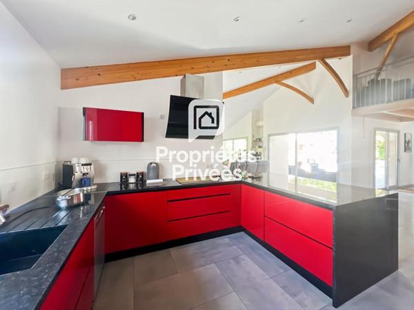 Maison de 200m² avec 4 chambres et piscine