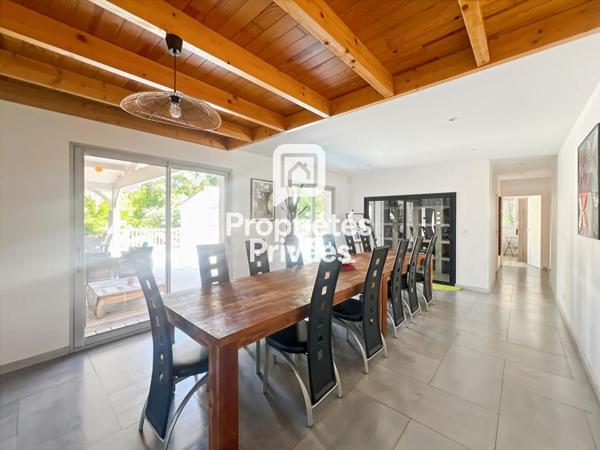Maison de 200m² avec 4 chambres et piscine