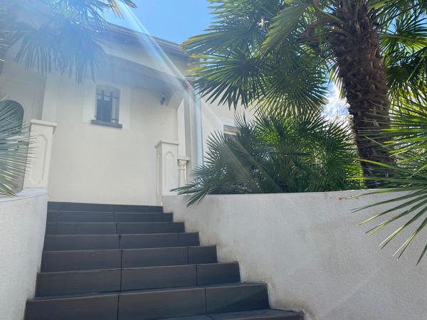 Maison Aiffres 6 pièce(s) 168 m2