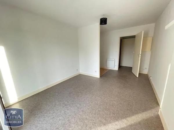 Appartement à louer 1 pièce 22.06m² Joué-lès-Tours (37300)