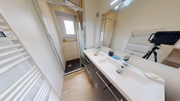 CHAMBRE EN COLOCATION