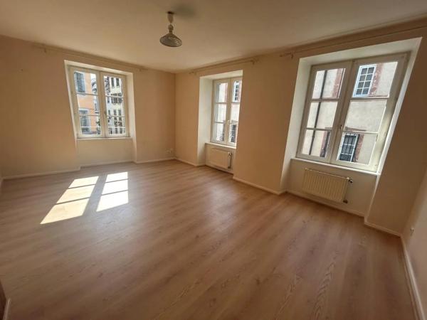 Appartement à louer 3 pièces 59.38m² Montbéliard (25200)
