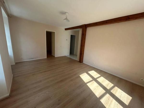 Appartement à louer 3 pièces 59.38m² Montbéliard (25200)
