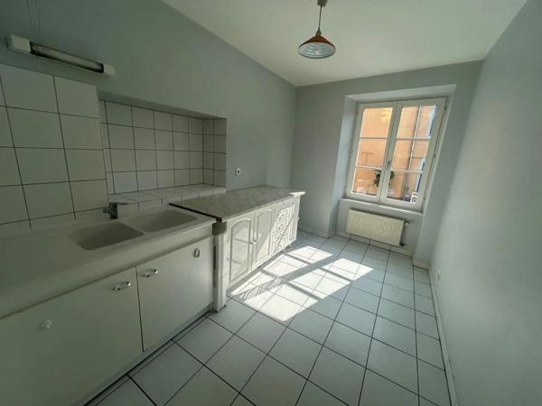 Appartement à louer 3 pièces 59.38m² Montbéliard (25200)