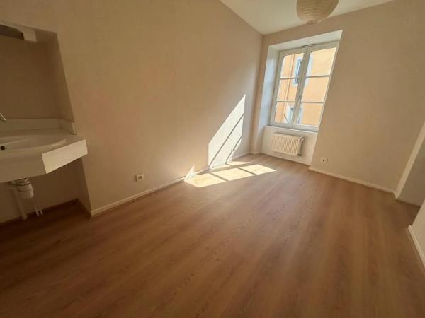Appartement à louer 3 pièces 59.38m² Montbéliard (25200)