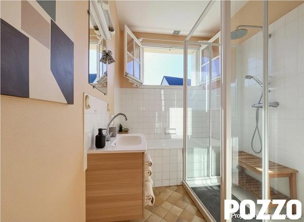 A VENDRE. CENTRE BOURG TESSY-BOCAGE. MAISON AVEC VIE DE PLAIN-PIED. TESSY BOCAGE