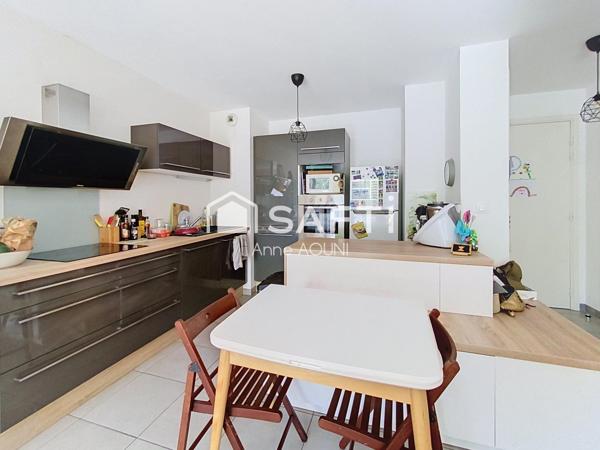 T4 avec terrasse + balcon/ 2 places de parking