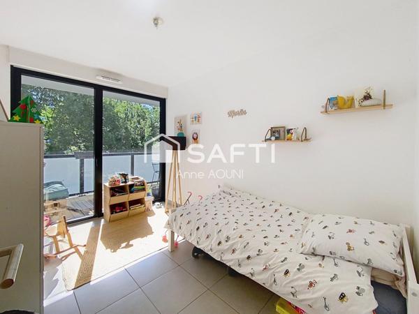 T4 avec terrasse + balcon/ 2 places de parking