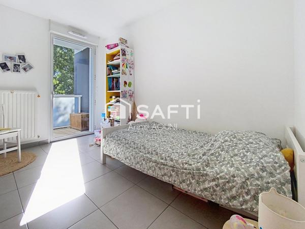 T4 avec terrasse + balcon/ 2 places de parking