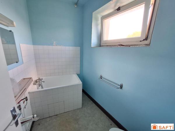 IMMEUBLE  205 M² – 3 LOGEMENTS – 3 GARAGES – À 5 MINUTES DE NAVARRENX