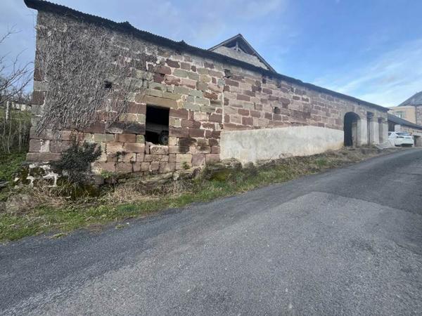 Grange à vendre |  Ussac |  1 pièce | 180 m²