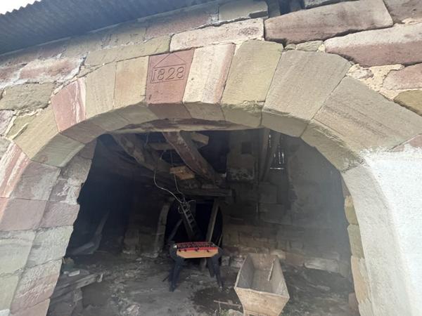 Grange à vendre |  Ussac |  1 pièce | 180 m²