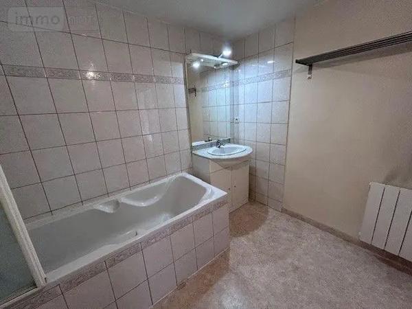 Location - Maison Tinténiac 35190 3 pièces 64 m 2 92 m 2