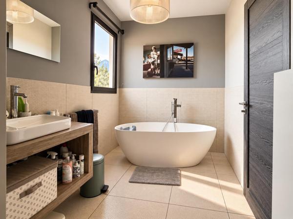 Maison contemporaine d’exception – 222 m² – 6 chambres – Terrain de 2 448 m²
