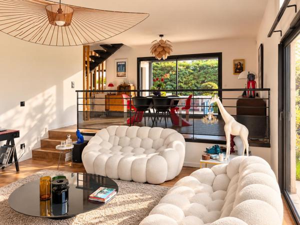 Maison contemporaine d’exception – 222 m² – 6 chambres – Terrain de 2 448 m²