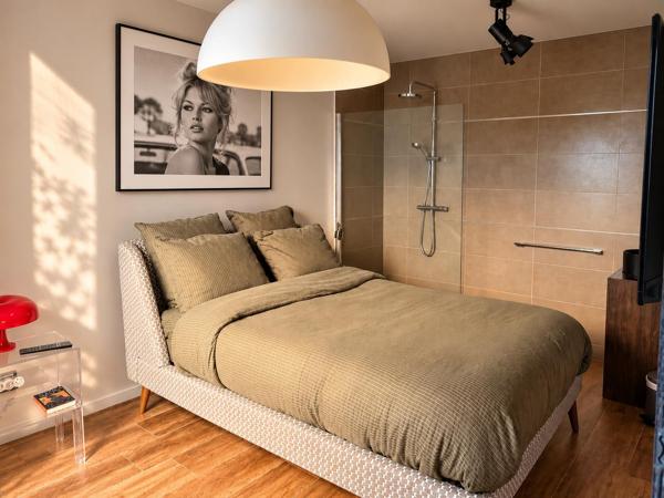 Maison contemporaine d’exception – 222 m² – 6 chambres – Terrain de 2 448 m²