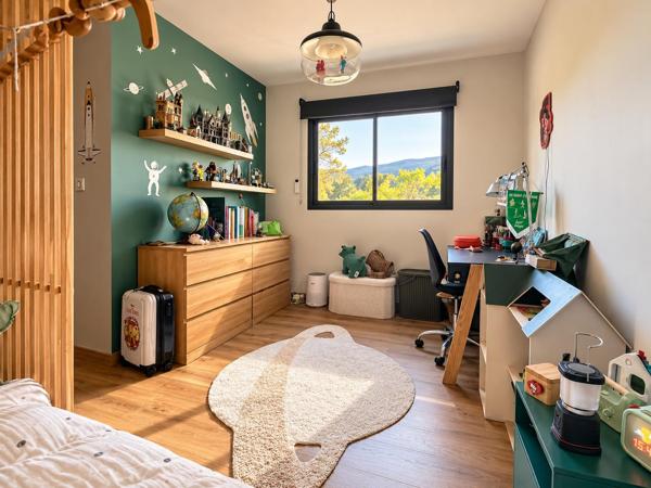 Maison contemporaine d’exception – 222 m² – 6 chambres – Terrain de 2 448 m²