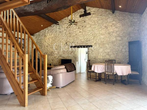 10 minutes d’Eymet et Duras – Propriété avec vues, maison d’amis, piscine et 1 hectare de terrain