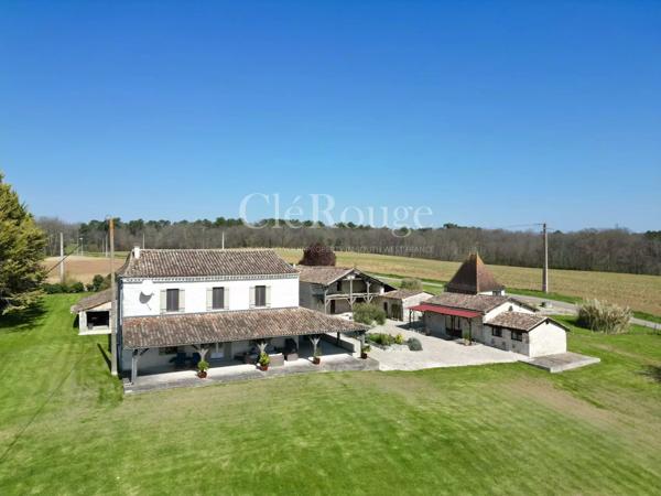 10 minutes d’Eymet et Duras – Propriété avec vues, maison d’amis, piscine et 1 hectare de terrain