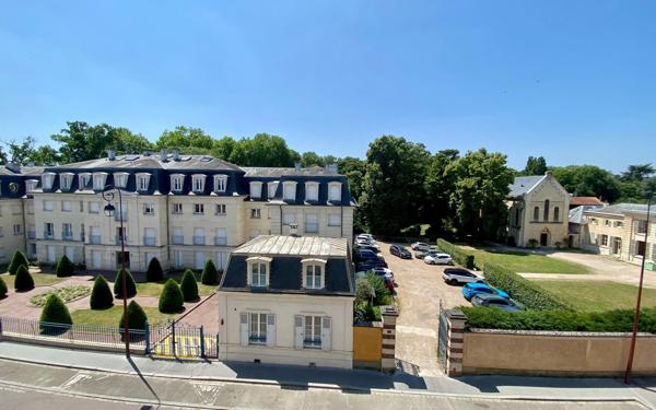 Appartement à vendre    5 pièces • 96,06 m2 Versailles