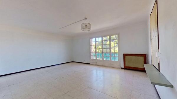 Appartement
         4 pièces
        - 97 m² Exclusivité 170 000 € *