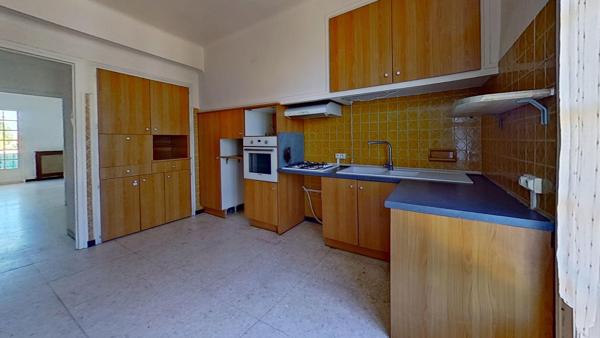 Appartement
         4 pièces
        - 97 m² Exclusivité 170 000 € *