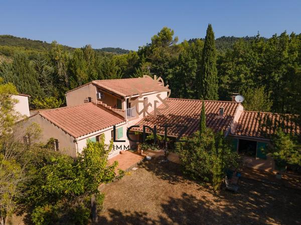 Villa provençale de 250 m² sur terrain de 5 451 m²