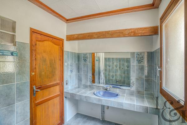 A vendre maison 3 chambres avec dépendances