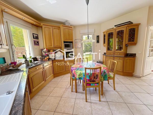 SUPERBE VILLA DE 177 M2 SUR UN TERRAIN DE 851 M2