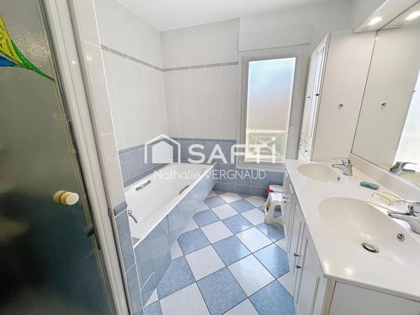 SUPERBE VILLA DE 177 M2 SUR UN TERRAIN DE 851 M2