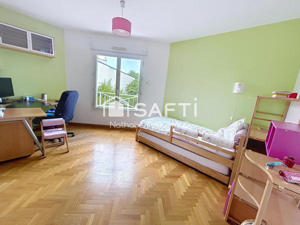 SUPERBE VILLA DE 177 M2 SUR UN TERRAIN DE 851 M2