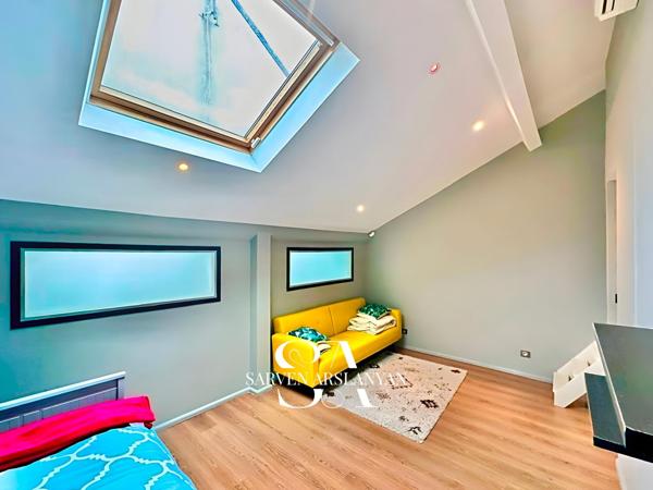 Duplex 123 m² esprit loft, lumineux et terrasse