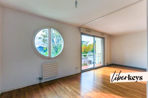 Appartement T3/T4 de 86m² avec balcon & parking - rue Rhin et Danube / Quais de Saône