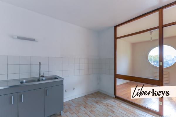 Appartement T3/T4 de 86m² avec balcon & parking - rue Rhin et Danube / Quais de Saône