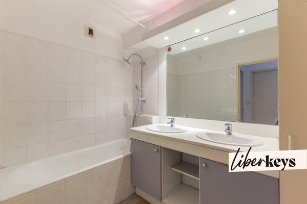 Appartement T3/T4 de 86m² avec balcon & parking - rue Rhin et Danube / Quais de Saône