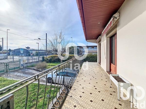 Maison traditionnelle 5 pièces de 111 m² à Eysines (33320)