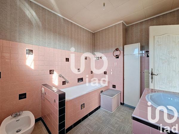 Maison traditionnelle 5 pièces de 111 m² à Eysines (33320)