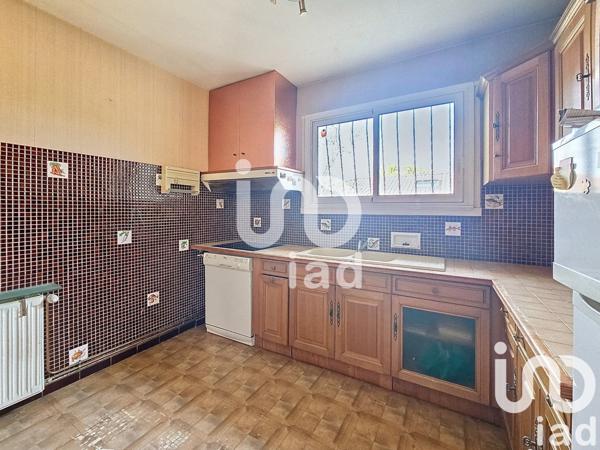 Maison traditionnelle 5 pièces de 111 m² à Eysines (33320)