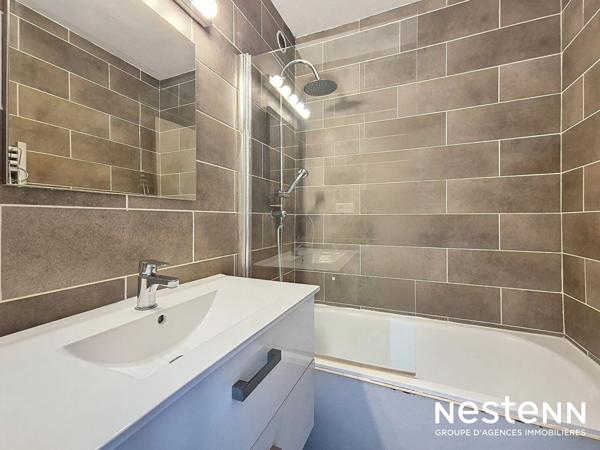 2 pieces aux Marines de Cogolin